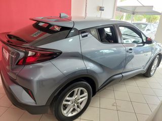 Toyota C-HR 2023-thumb-4