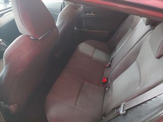 Toyota C-HR 2023-thumb-6
