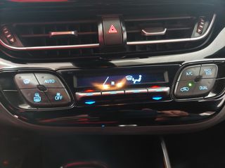 Toyota C-HR 2023-thumb-8