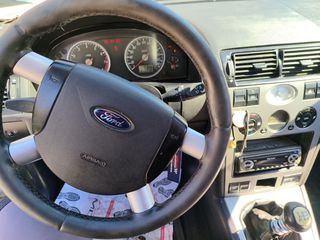 Ford Mondeo 2002-thumb-9