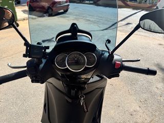 Piaggio Beverly 300 2016-thumb-3