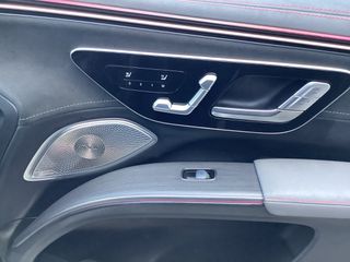 Mercedes-Benz EQS SUV 2024 AMG 4matic-thumb-32