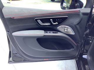 Mercedes-Benz EQS SUV 2024 AMG 4matic-thumb-35