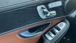 Mercedes-Benz GLC 350 2017 E 4MATIC 7G-TRONIC PLUS-thumb-28