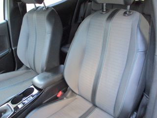 Peugeot 2008 2022 1.2 PURETECH 100 ALLURE-thumb-6