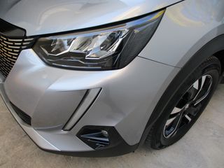 Peugeot 2008 2022 1.2 PURETECH 100 ALLURE-thumb-37