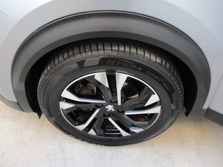 Peugeot 2008 2022 1.2 PURETECH 100 ALLURE-thumb-38