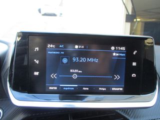 Peugeot 2008 2022 1.2 PURETECH 100 ALLURE-thumb-17