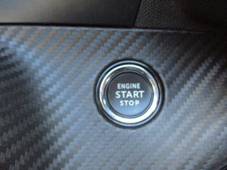 Peugeot 2008 2022 1.2 PURETECH 100 ALLURE-thumb-25