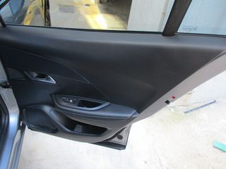 Peugeot 2008 2022 1.2 PURETECH 100 ALLURE-thumb-29