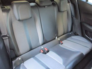 Peugeot 2008 2022 1.2 PURETECH 100 ALLURE-thumb-30