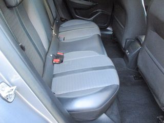 Peugeot 2008 2022 1.2 PURETECH 100 ALLURE-thumb-31