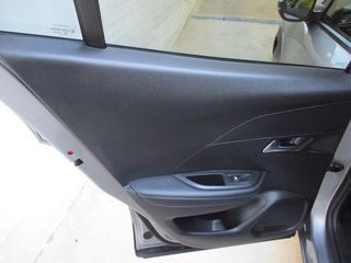 Peugeot 2008 2022 1.2 PURETECH 100 ALLURE-thumb-32