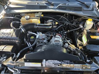 Jeep Cherokee 2004-thumb-23