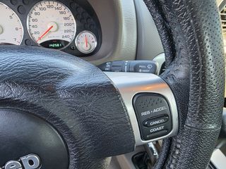 Jeep Cherokee 2004-thumb-15