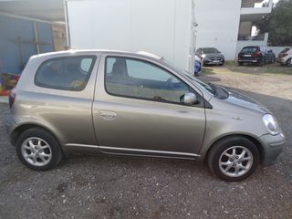 Toyota Yaris 2005-thumb-2