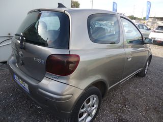 Toyota Yaris 2005-thumb-3