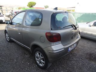 Toyota Yaris 2005-thumb-5