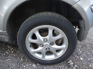 Toyota Yaris 2005-thumb-7