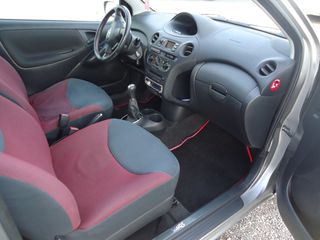Toyota Yaris 2005-thumb-11