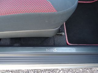 Toyota Yaris 2005-thumb-12