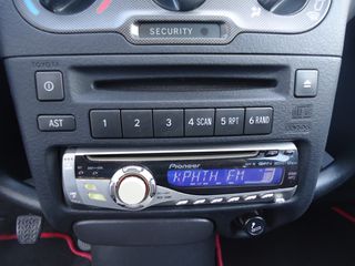 Toyota Yaris 2005-thumb-17