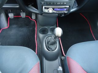 Toyota Yaris 2005-thumb-19