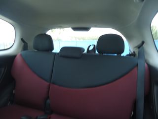 Toyota Yaris 2005-thumb-20