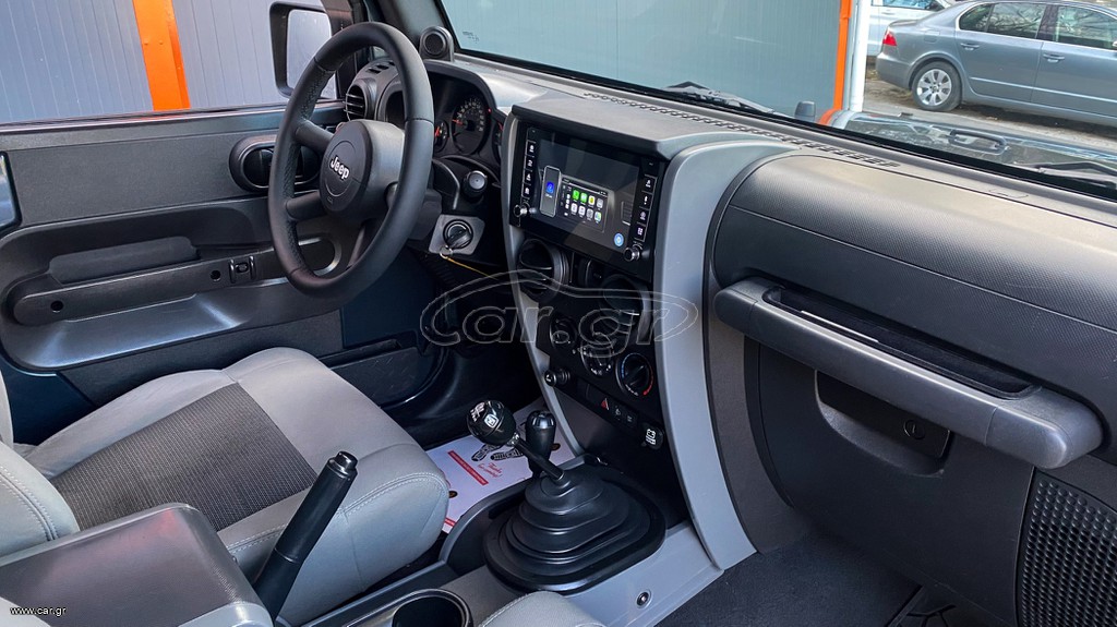 Jeep Wrangler thumbnail 13