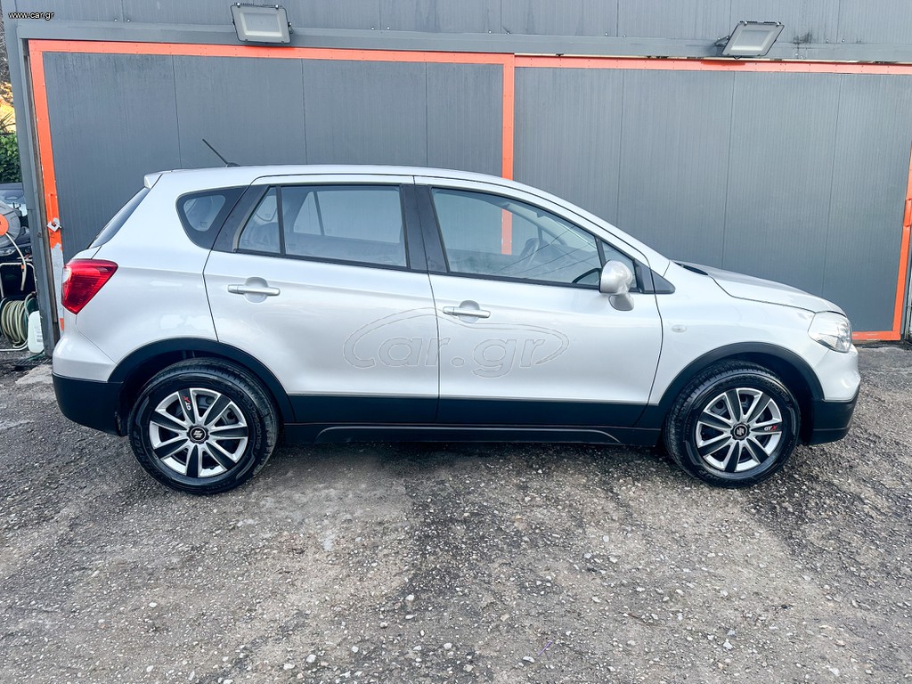 Suzuki SX4 S-Cross thumbnail 9