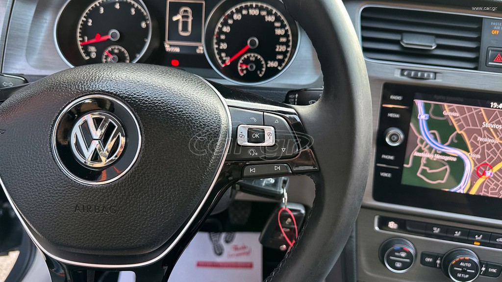 Volkswagen Golf thumbnail 24