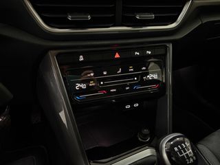 Volkswagen T-Roc 2023 STYLE - ΕΛΛΗΝΙΚΗΣ ΑΝΤΙΠΡΟΣΩΠΕΙΑΣ-thumb-29