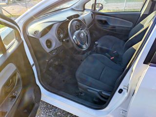 Toyota Yaris 2020 1.5 ACTIVE-thumb-4
