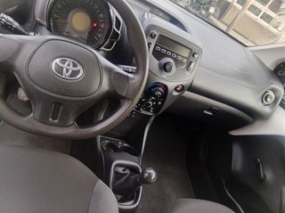 Toyota Aygo 2017-thumb-6