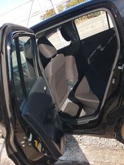 Suzuki Celerio 2016-thumb-8