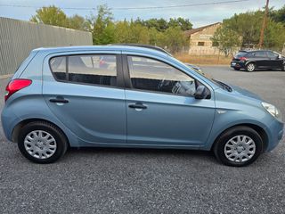 Hyundai i 20 2011-thumb-5