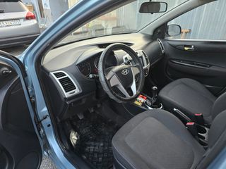 Hyundai i 20 2011-thumb-9