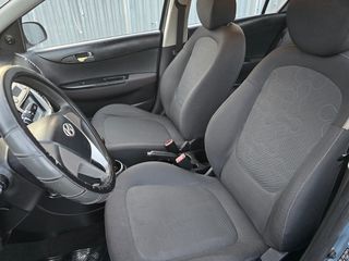 Hyundai i 20 2011-thumb-10