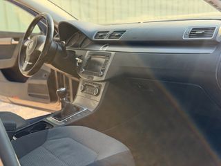 Volkswagen Passat 2011 TSI-thumb-7