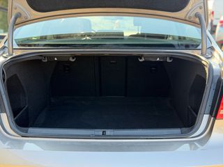 Volkswagen Passat 2011 TSI-thumb-10
