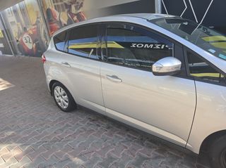Ford C-Max 2015 C-MAX-thumb-3