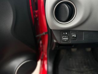 Toyota Yaris 2015 VVT-i France-thumb-18