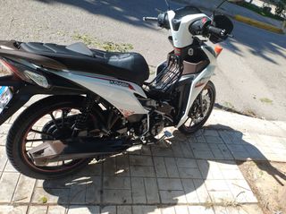 UM Flash 125 LΖ 2025