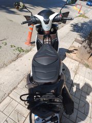 UM Flash 125 LΖ 2025-thumb-1