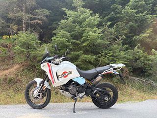 Ducati DesertX 2025 MARTINI RACING-thumb-1