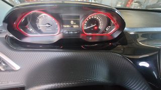 Peugeot 2008 2017 GT-LINE-thumb-12