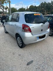 Toyota Yaris 2011 Προσφορά 5900 το 2011 μοντ 1300 κυβ-thumb-5