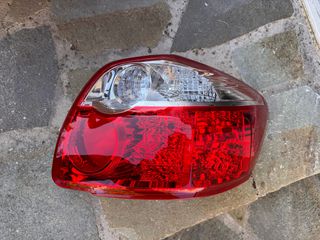 ΑΥΘΕΝΤΙΚΟ καινούργιο πίσω δεξί Φανάρι TOYOTA auris 2011