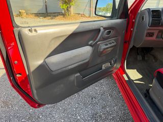 Suzuki Jimny 2001-thumb-9