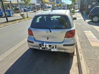 Toyota Yaris 2003 VVTI-thumb-3